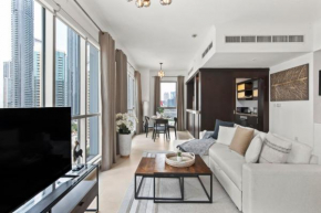 Stunning 1-Bedroom Apartment with full Burj Khalifa View - 5-min walk to Dubai Mall